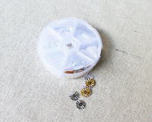 Load image into Gallery viewer, Homespun Holiday: Evergreen Kit