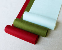 Load image into Gallery viewer, Homespun Holiday: Evergreen Kit
