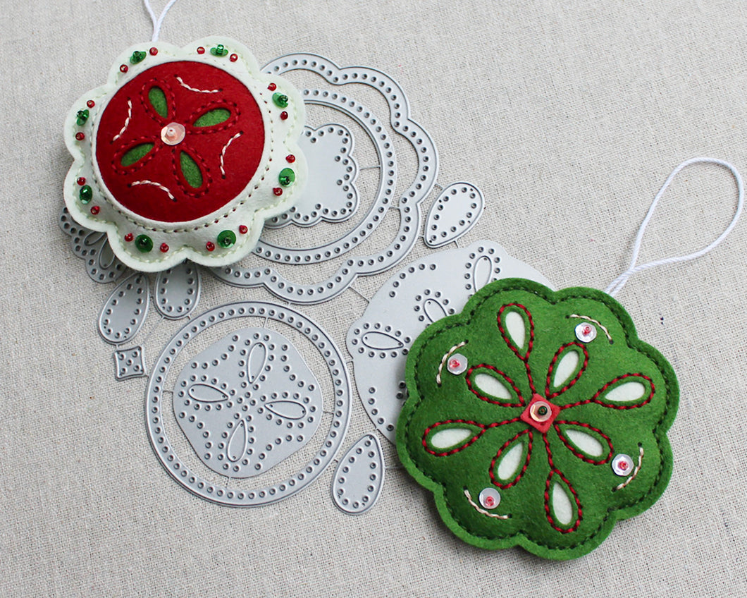 Simple Scalloped Circle Ornament Die